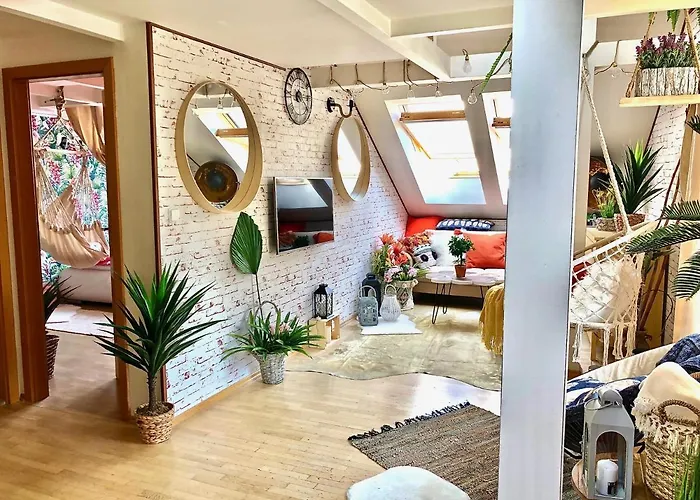 Duplex With Quite Terrace On Wenceslas Sq. شقة