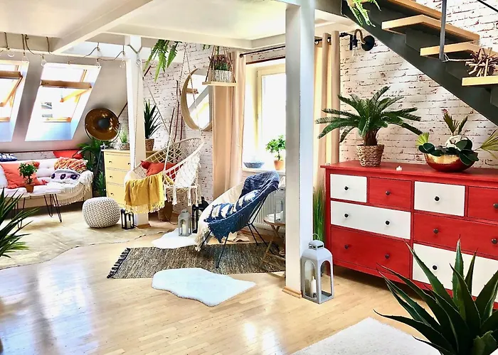 Duplex With Quite Terrace On Wenceslas Sq. شقة
