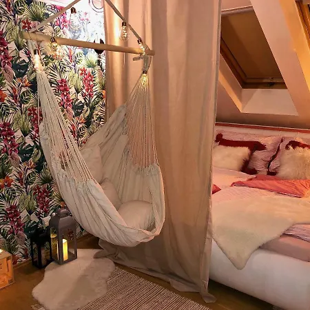 Duplex With Quite Terrace On Wenceslas Sq. Appartement *