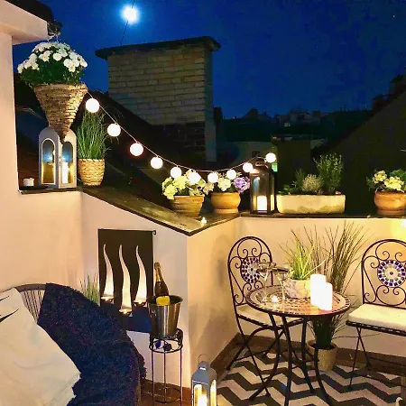 Apartmán Duplex With Quite Terrace On Wenceslas Sq.