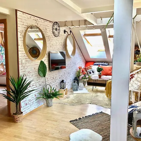 Duplex With Quite Terrace On Wenceslas Sq. Apartmán
