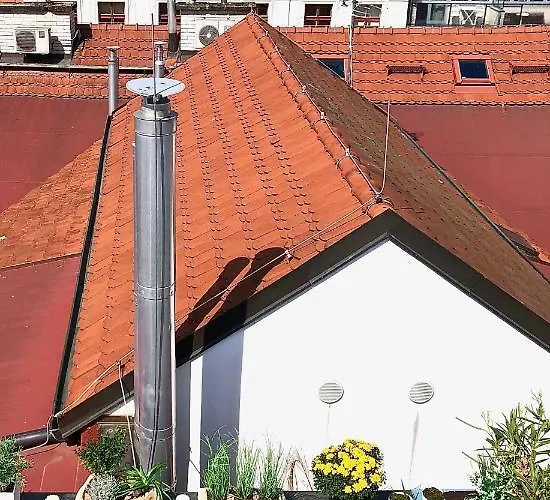 Duplex With Quite Terrace On Wenceslas Sq. Daire *