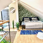 Duplex With Quite Terrace On Wenceslas Sq. Praga